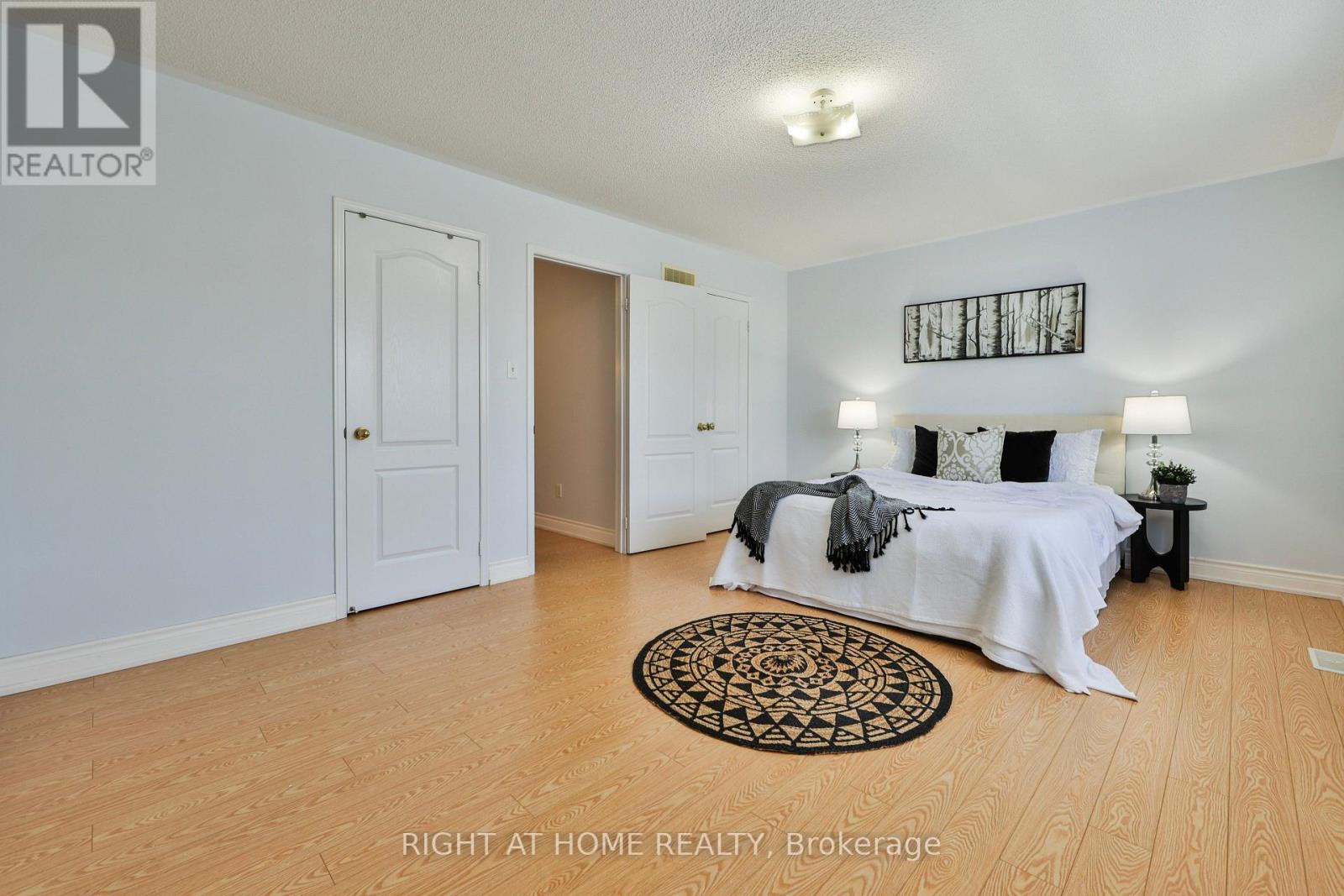 3 SILVERBELL COURT - 21