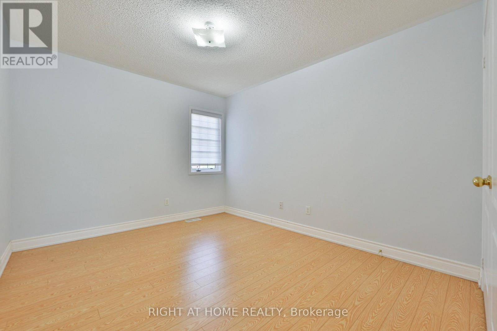 3 SILVERBELL COURT - 24
