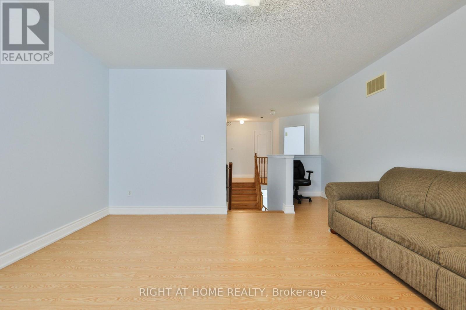 3 SILVERBELL COURT - 36
