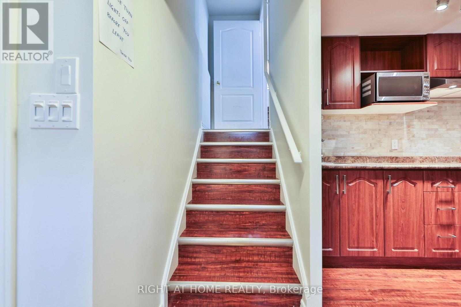 3 SILVERBELL COURT - 37