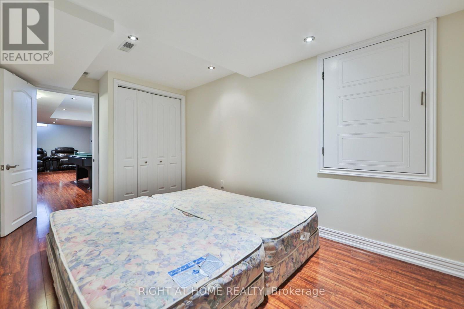 3 SILVERBELL COURT - 41