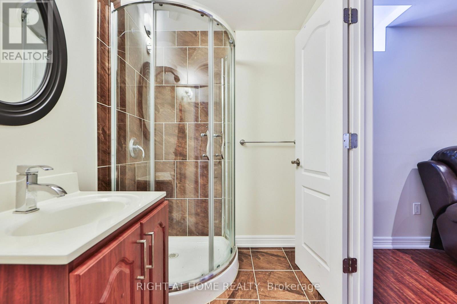 3 SILVERBELL COURT - 43
