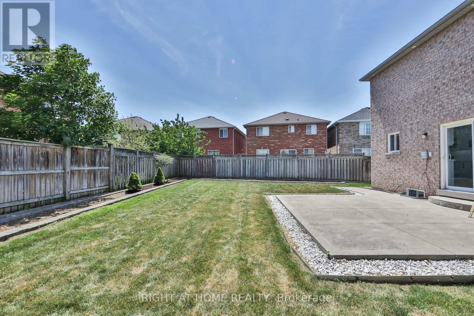 3 SILVERBELL COURT - 48
