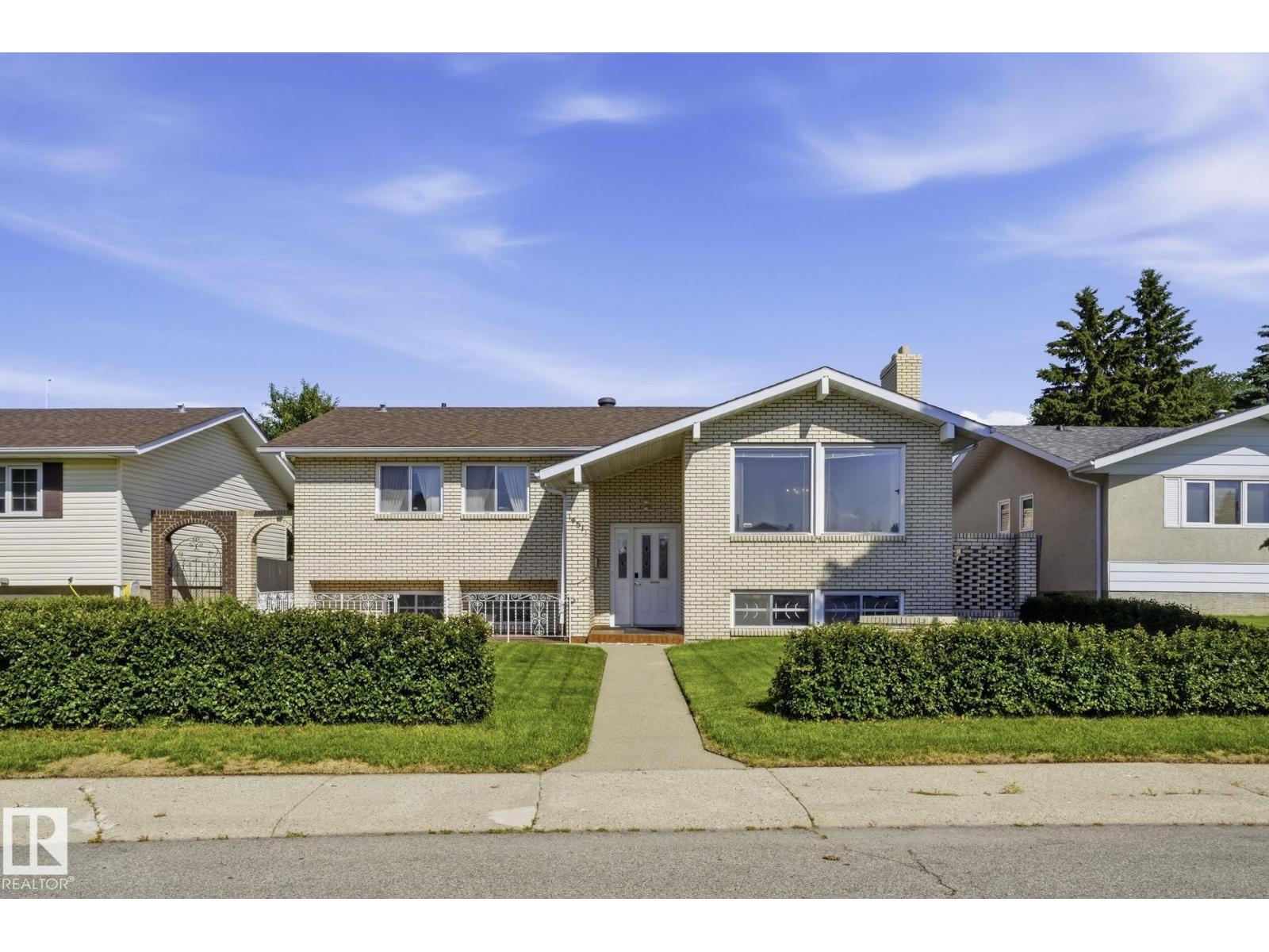 14511 83 ST NW - 1