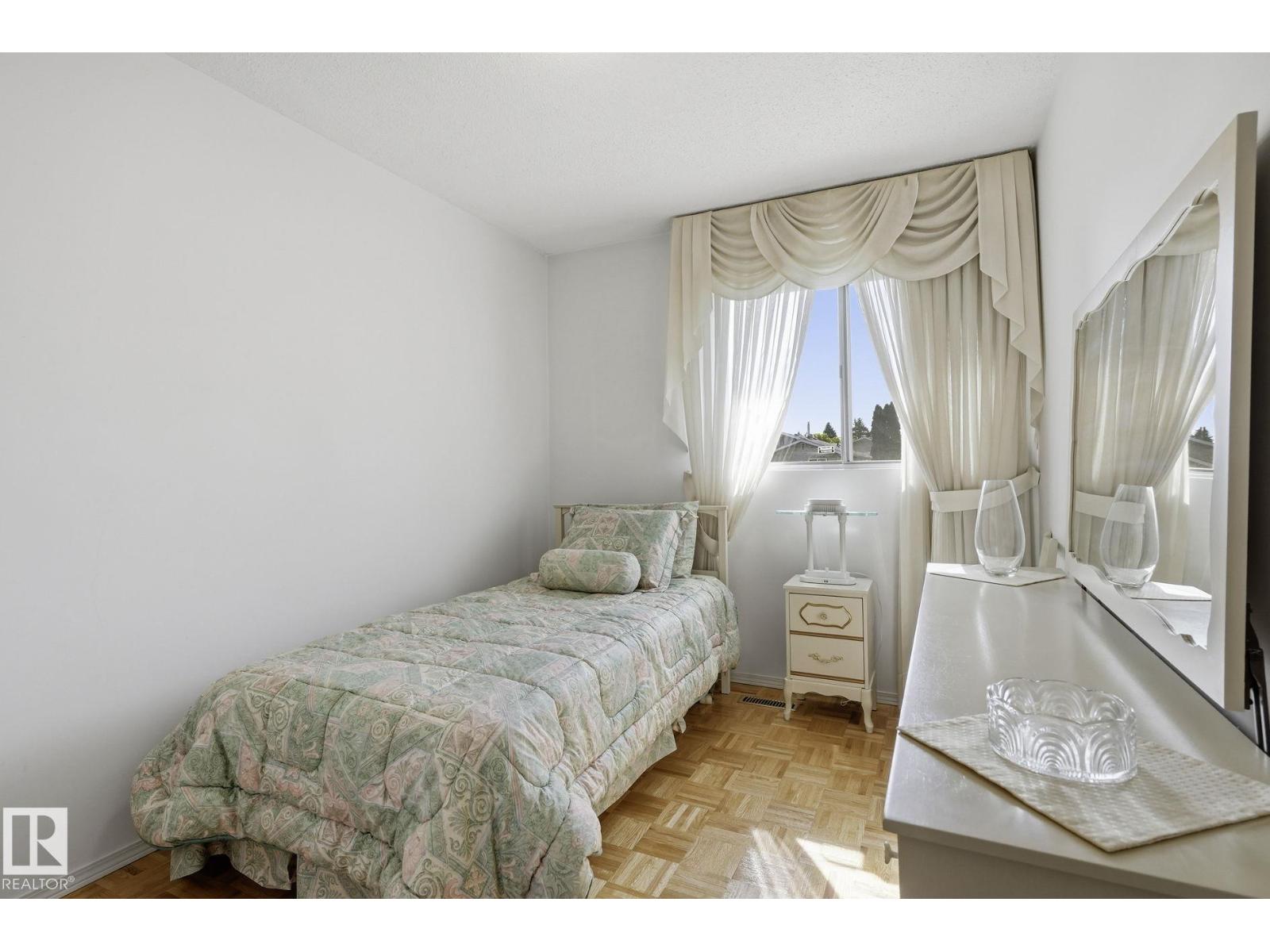 14511 83 ST NW - 15