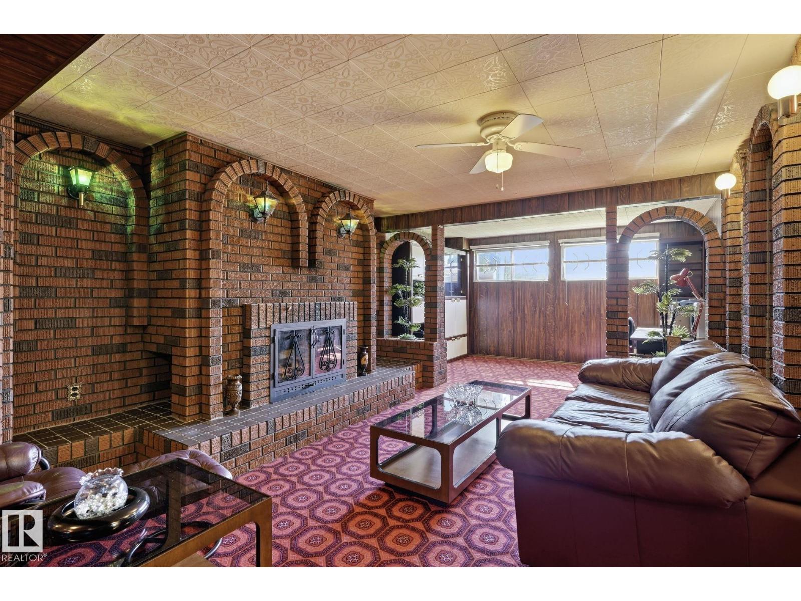 14511 83 ST NW - 19