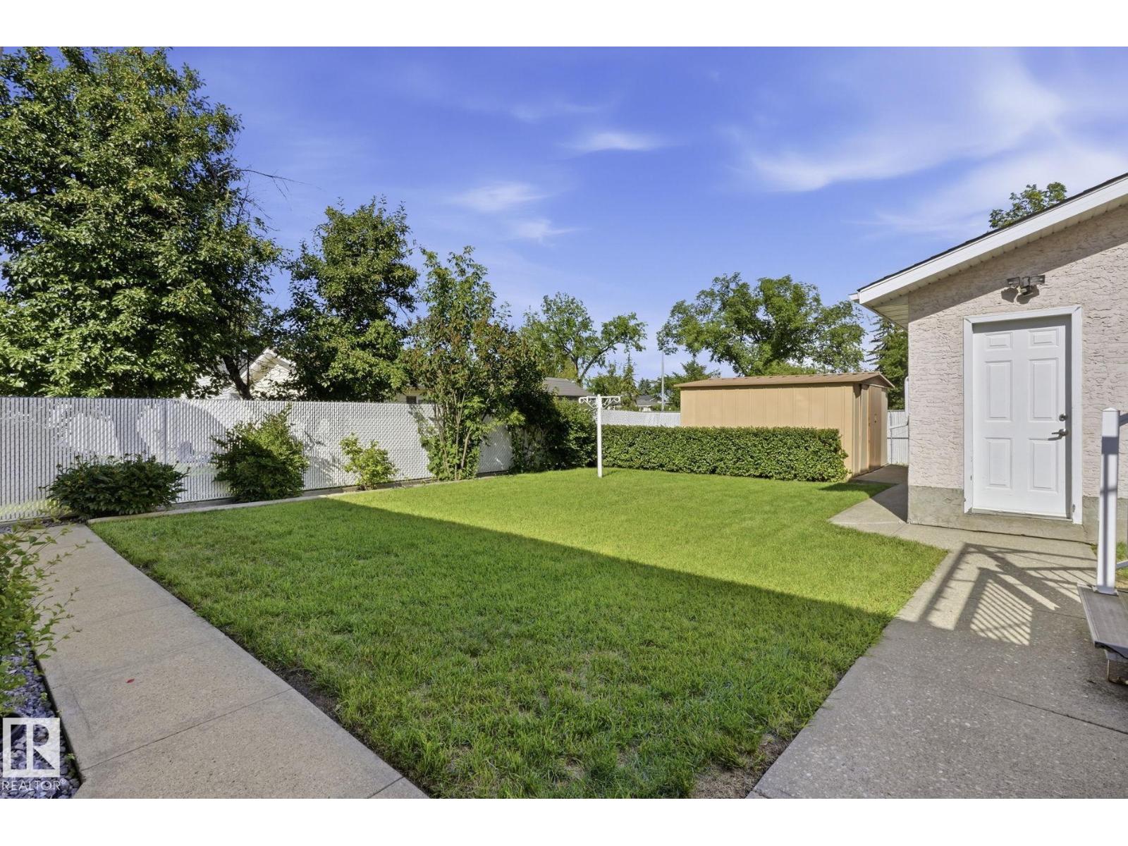 14511 83 ST NW - 30