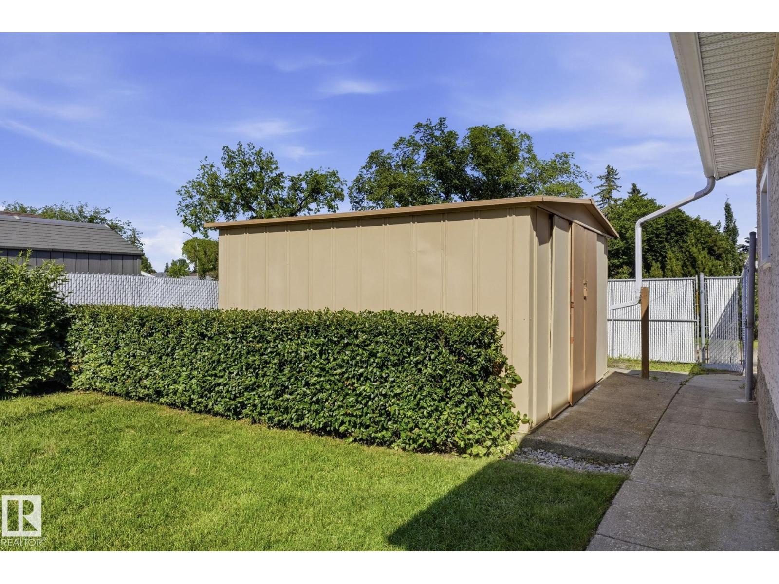 14511 83 ST NW - 31