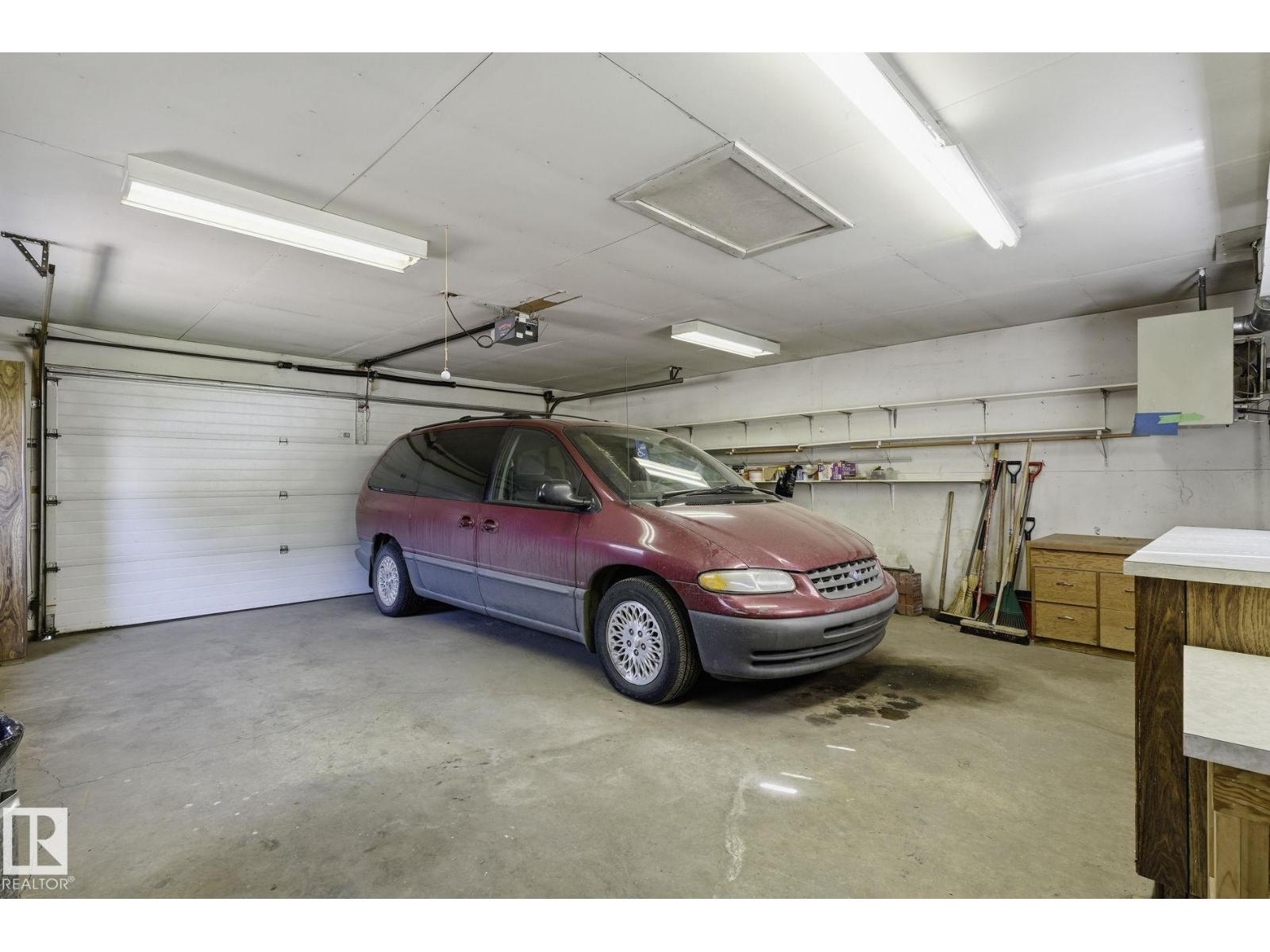14511 83 ST NW - 33