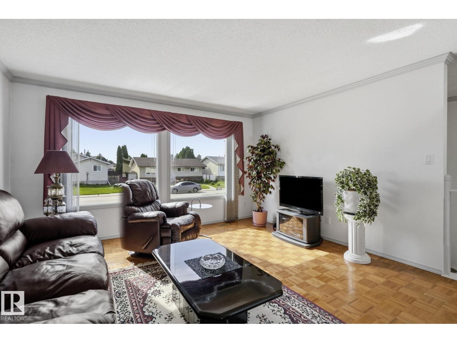14511 83 ST NW - 4