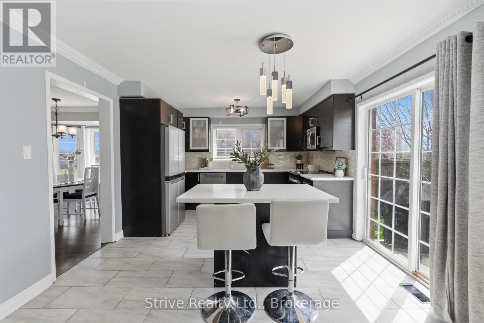 1360 DUMONT STREET - 20