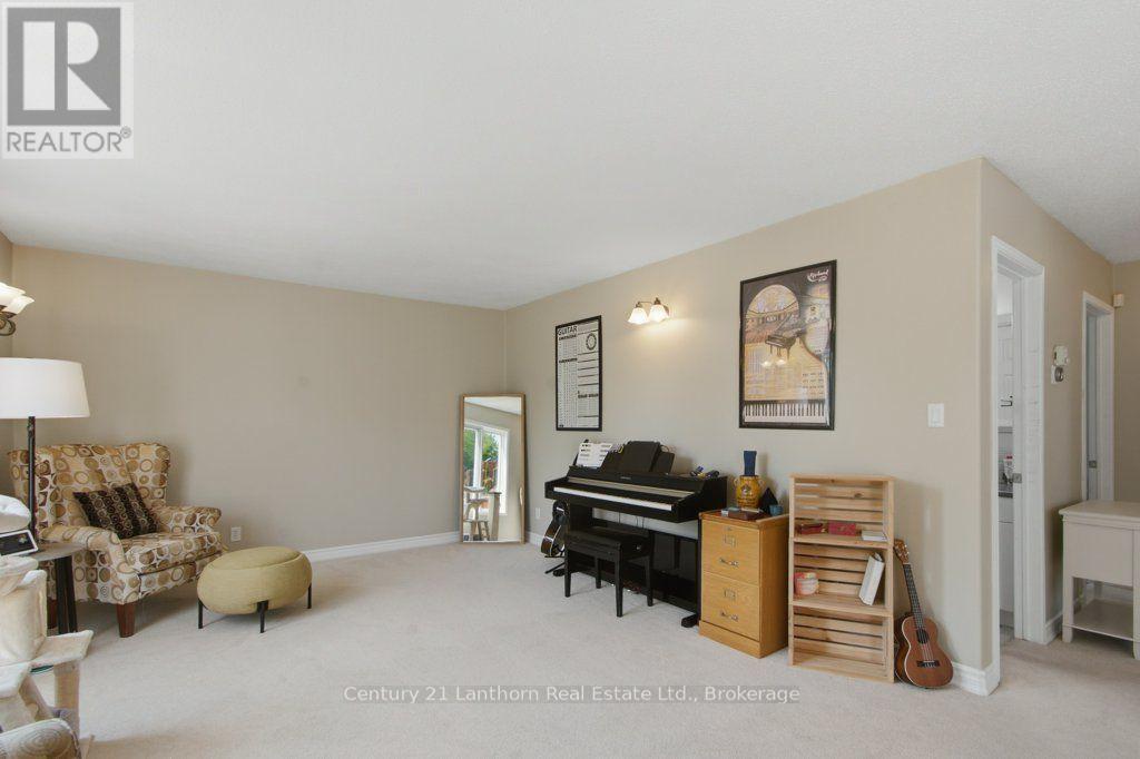17 MAYHEW DRIVE - 12