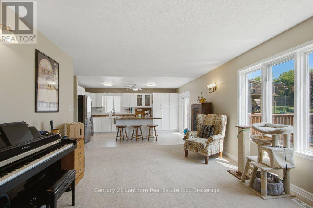 17 MAYHEW DRIVE - 13