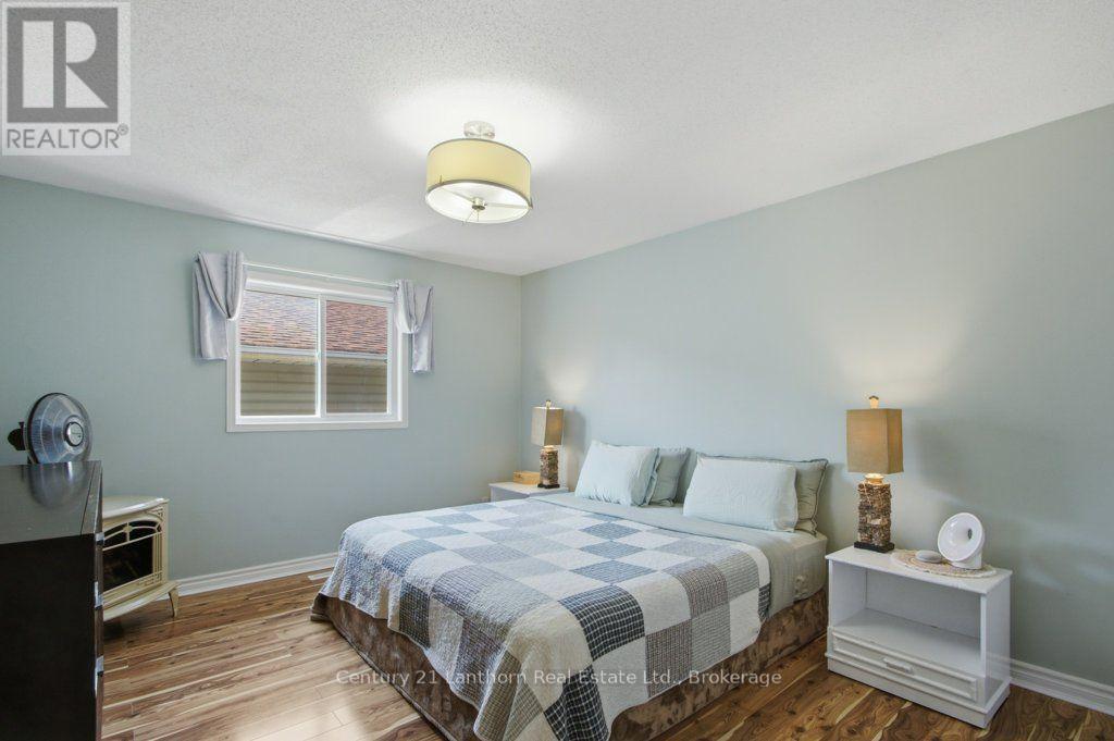 17 MAYHEW DRIVE - 15
