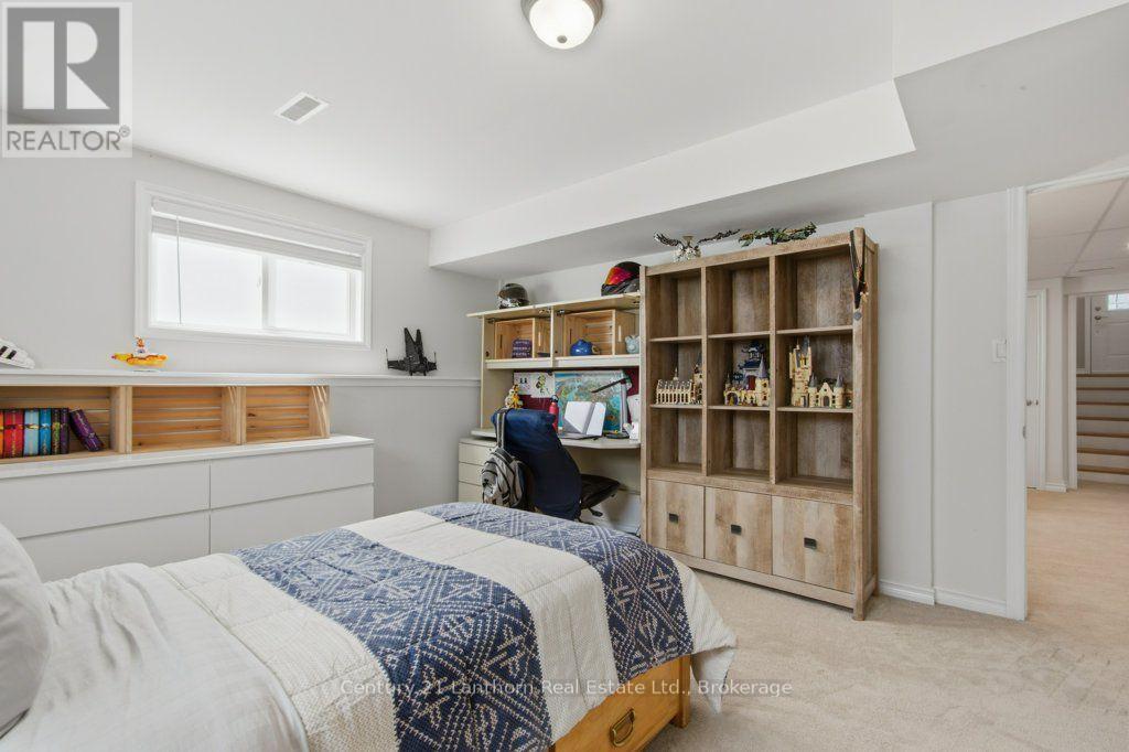 17 MAYHEW DRIVE - 26