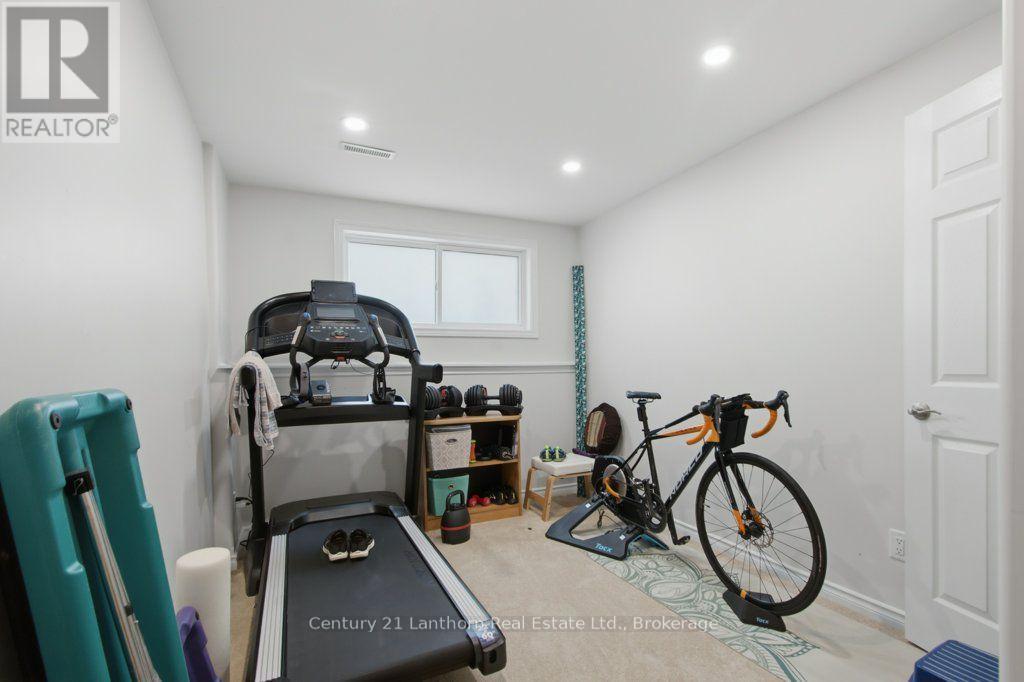 17 MAYHEW DRIVE - 27