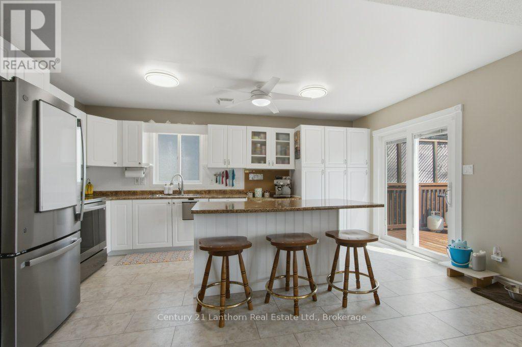 17 MAYHEW DRIVE - 3