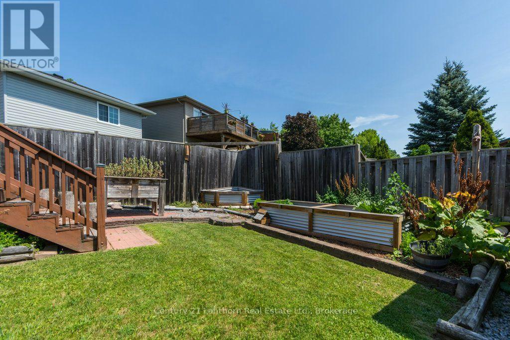 17 MAYHEW DRIVE - 31