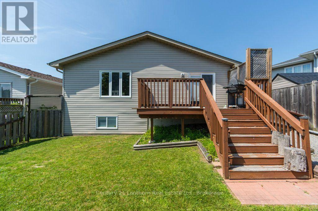 17 MAYHEW DRIVE - 32