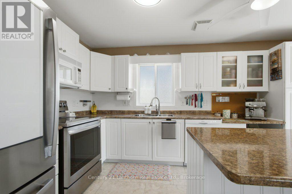17 MAYHEW DRIVE - 4