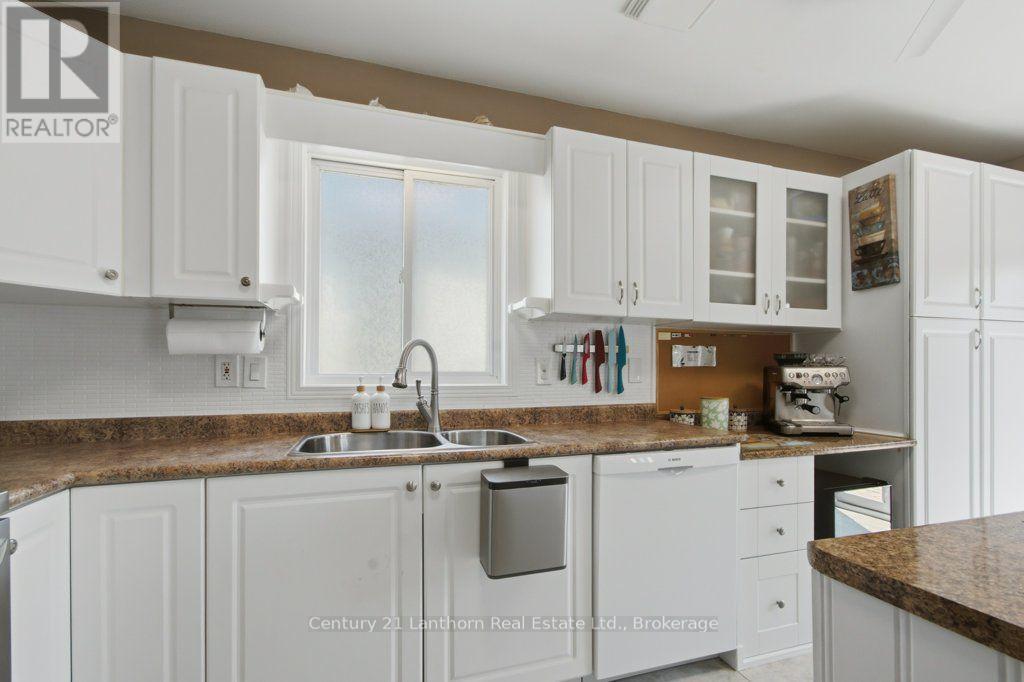 17 MAYHEW DRIVE - 6