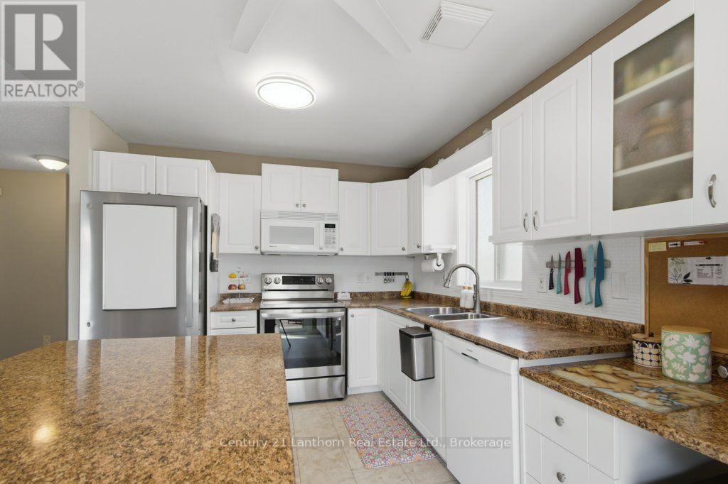 17 MAYHEW DRIVE - 9