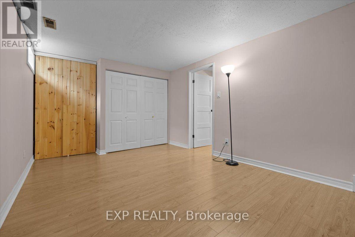 #167 1449 RIDGEBROOK DRIVE - 22