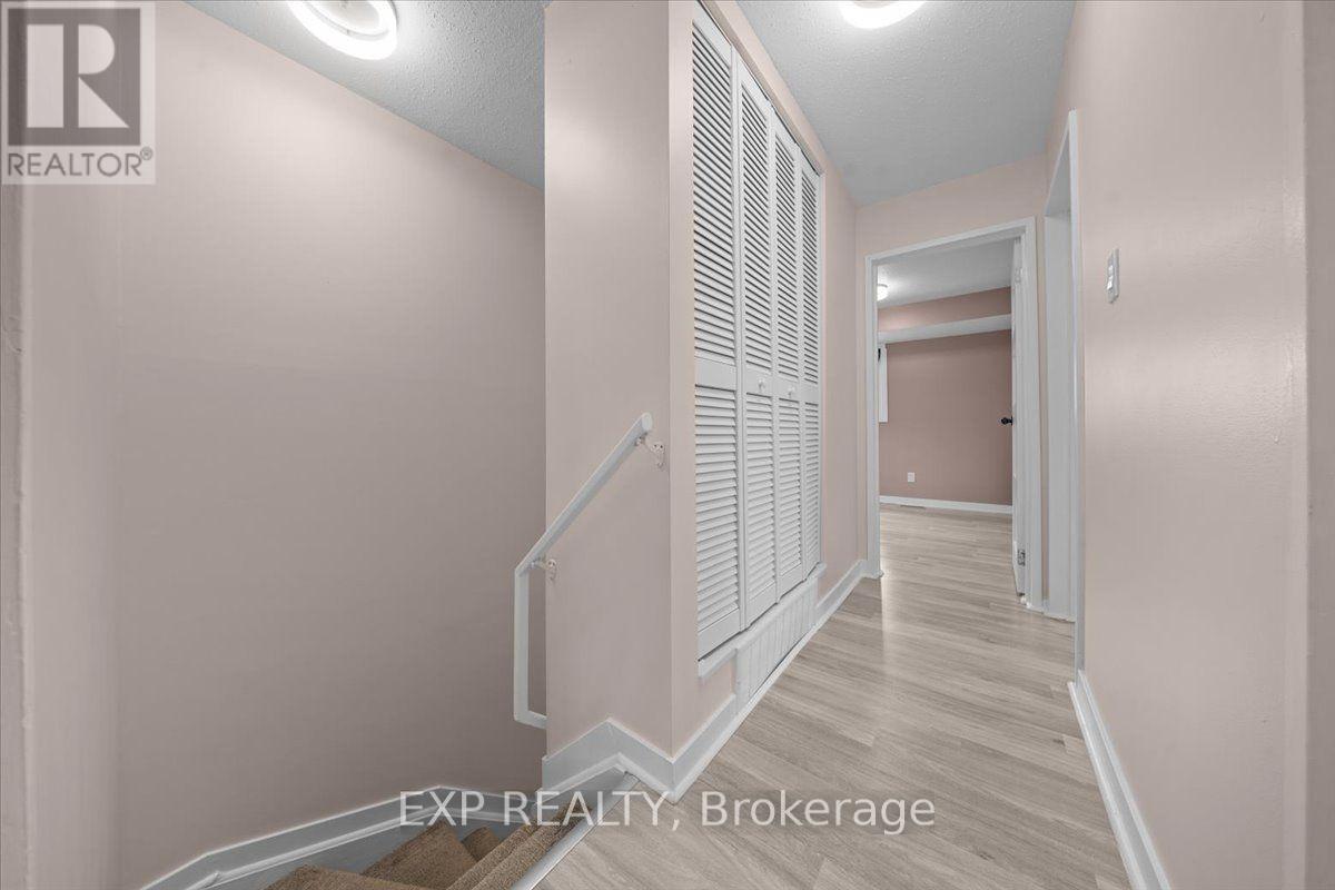 #167 1449 RIDGEBROOK DRIVE - 24