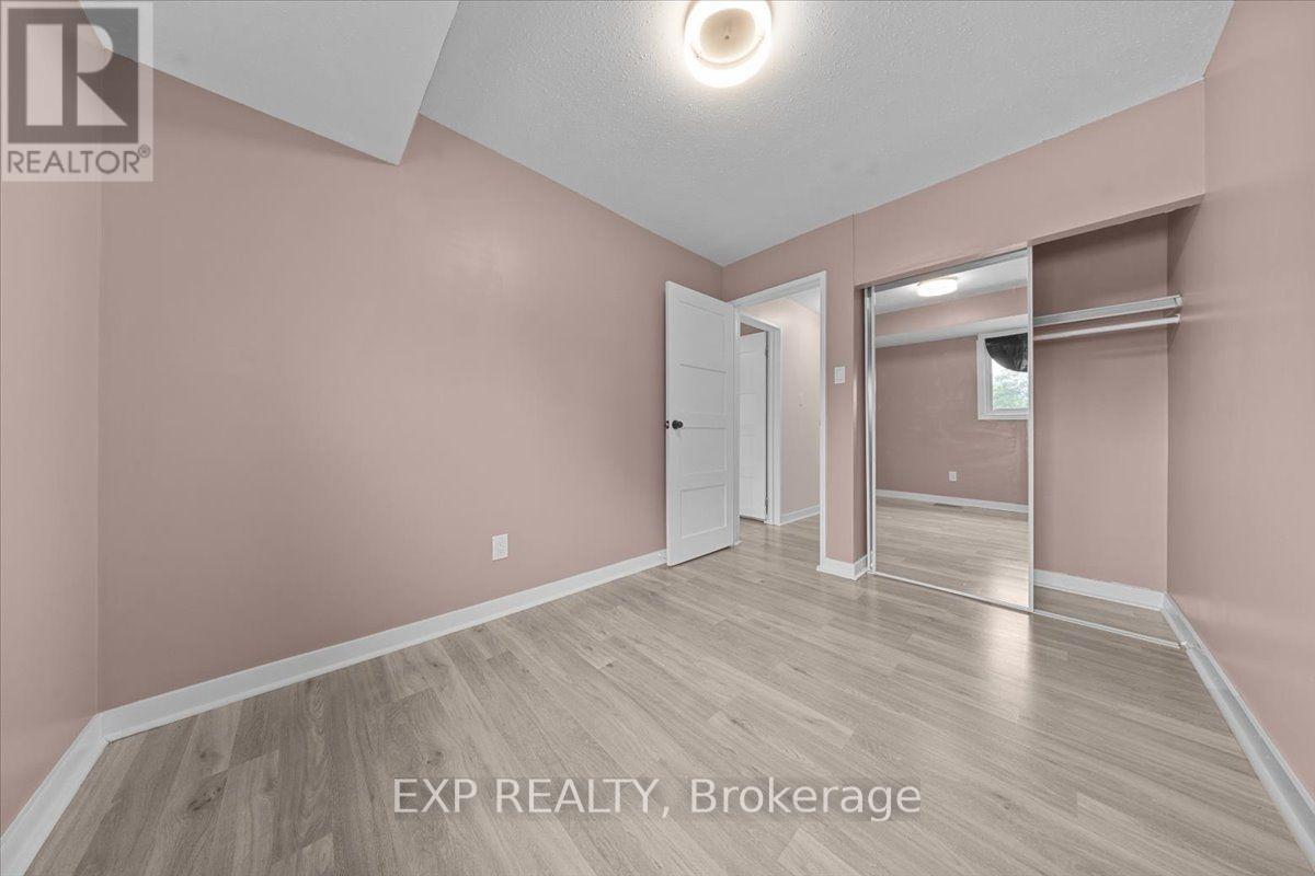 #167 1449 RIDGEBROOK DRIVE - 27