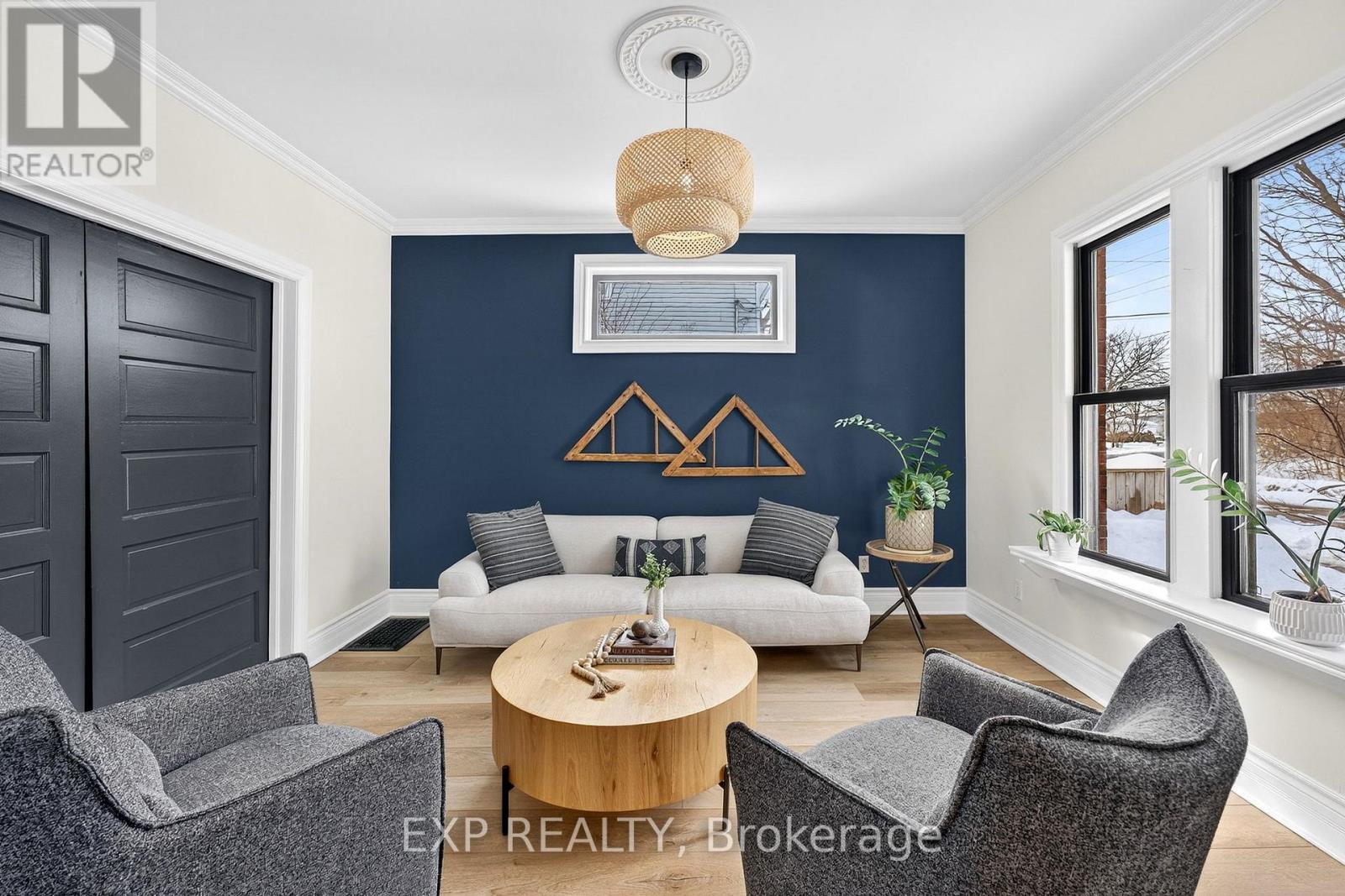 16 BARKER STREET - 10
