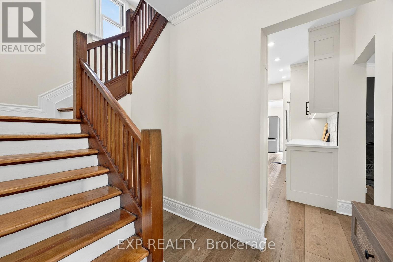 16 BARKER STREET - 12