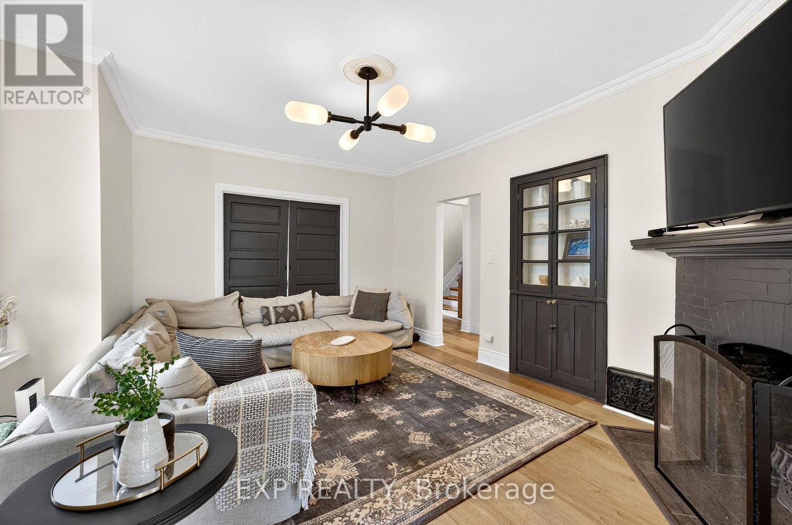 16 BARKER STREET - 19