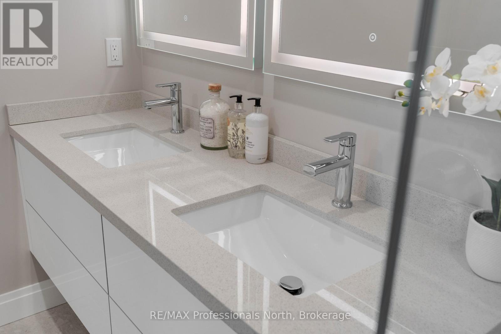 #203 32 BRUNEL ROAD - 5