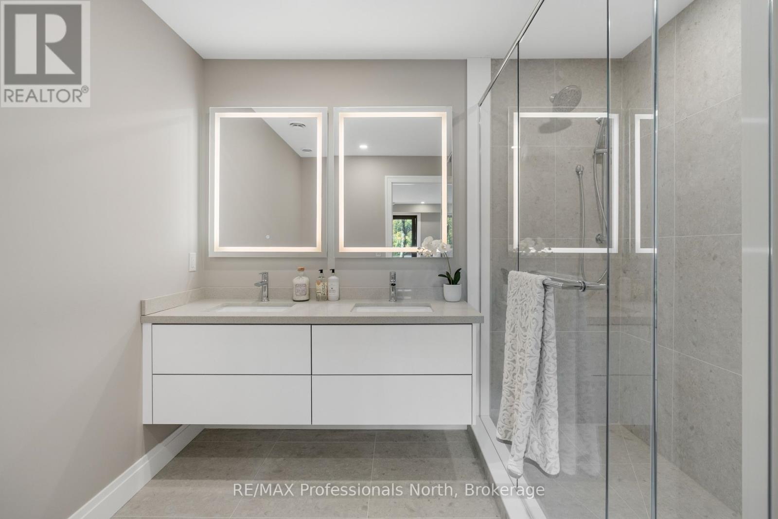 #203 32 BRUNEL ROAD - 6