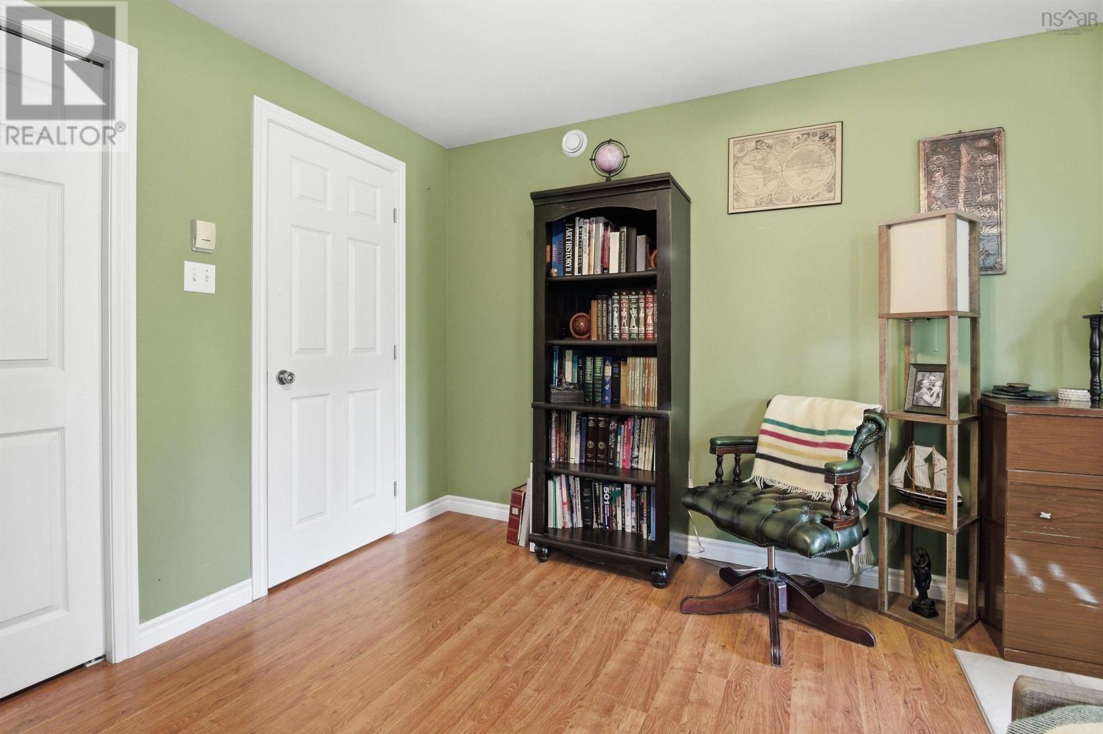 30 Chater Drive - 32