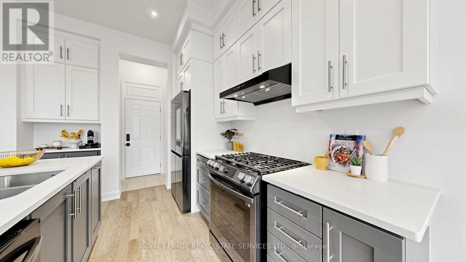 1527 VARELAS PASSAGE - Image 12