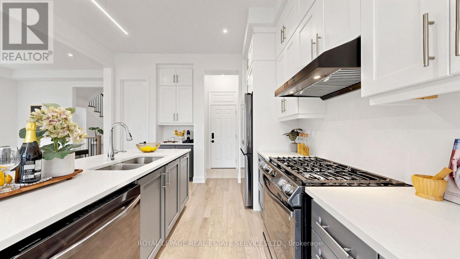 1527 VARELAS PASSAGE - 9