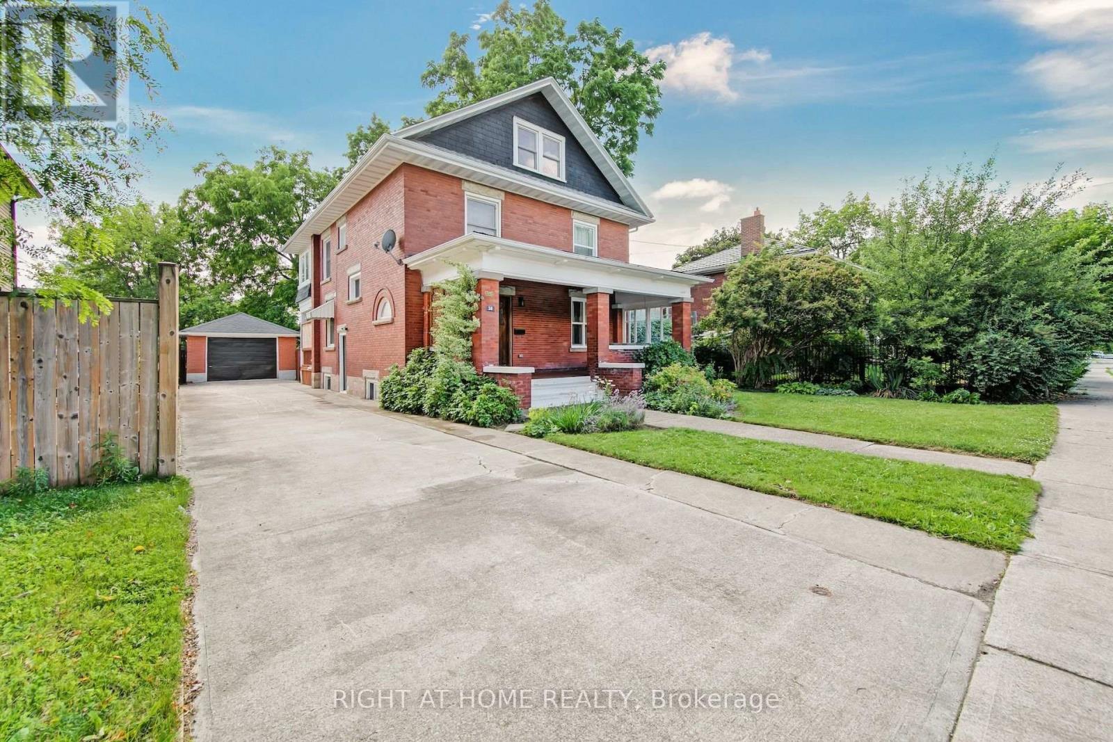 30 WILLOW STREET N - 1