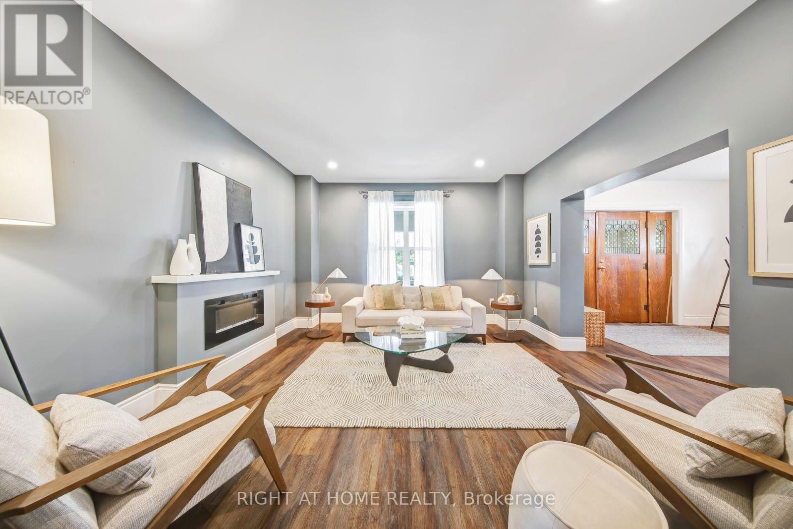 30 WILLOW STREET N - 11