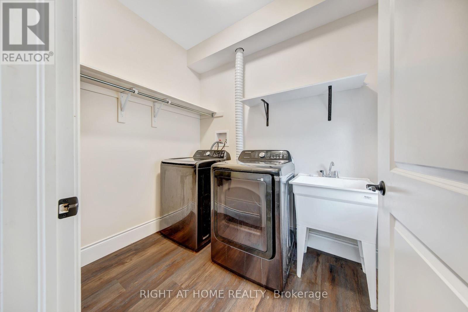 30 WILLOW STREET N - 21