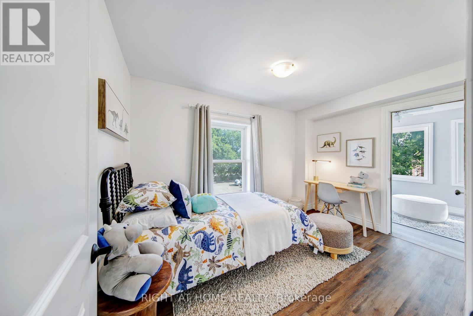 30 WILLOW STREET N - 28