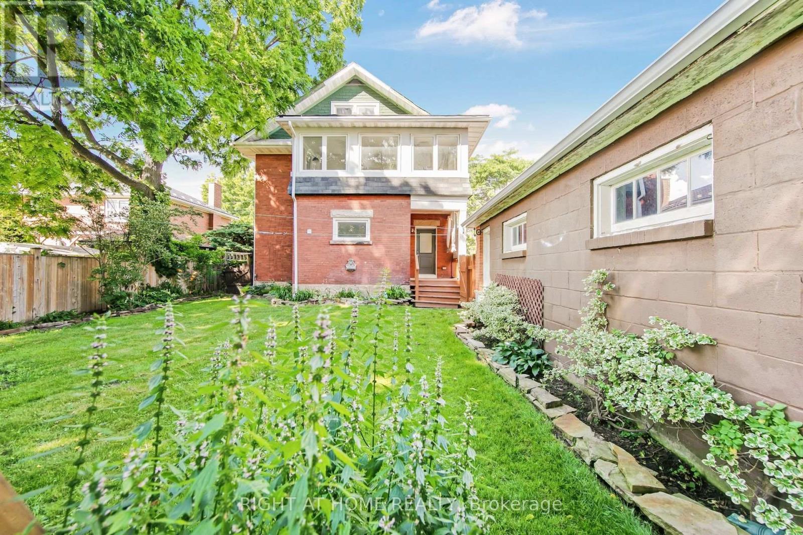 30 WILLOW STREET N - 38