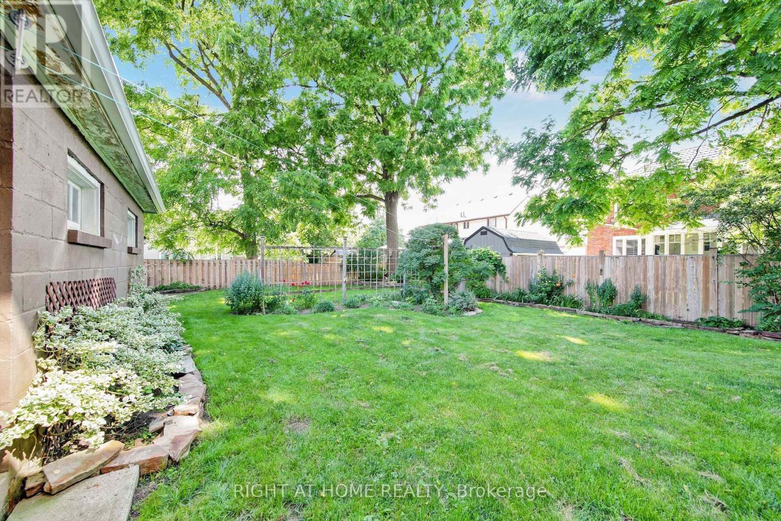 30 WILLOW STREET N - 39