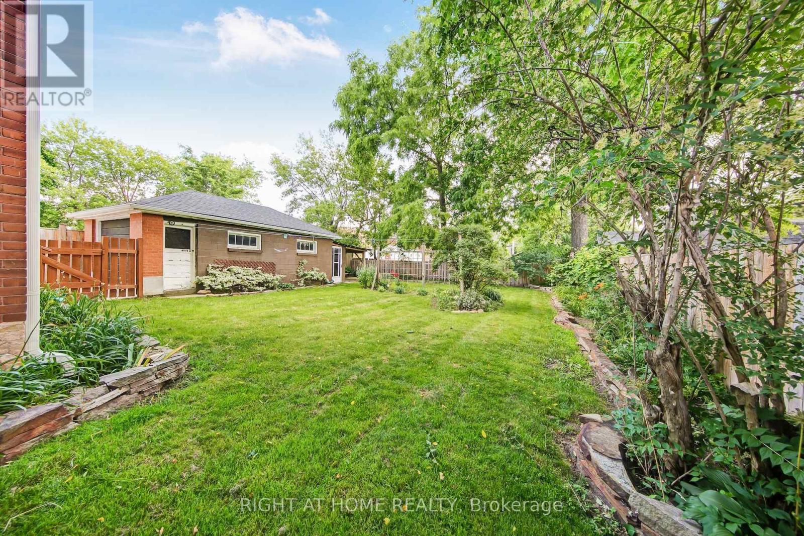 30 WILLOW STREET N - 41