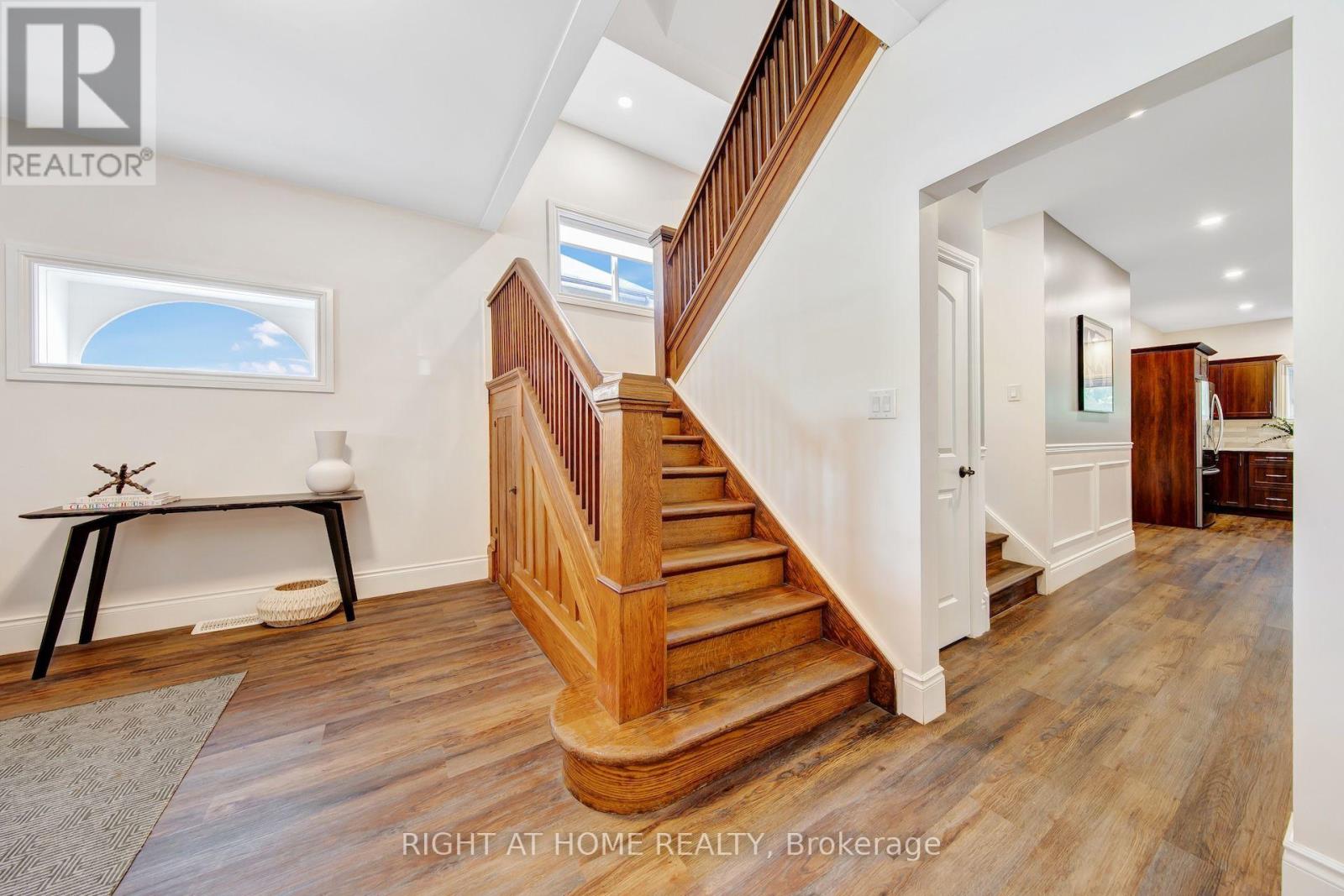 30 WILLOW STREET N - 9