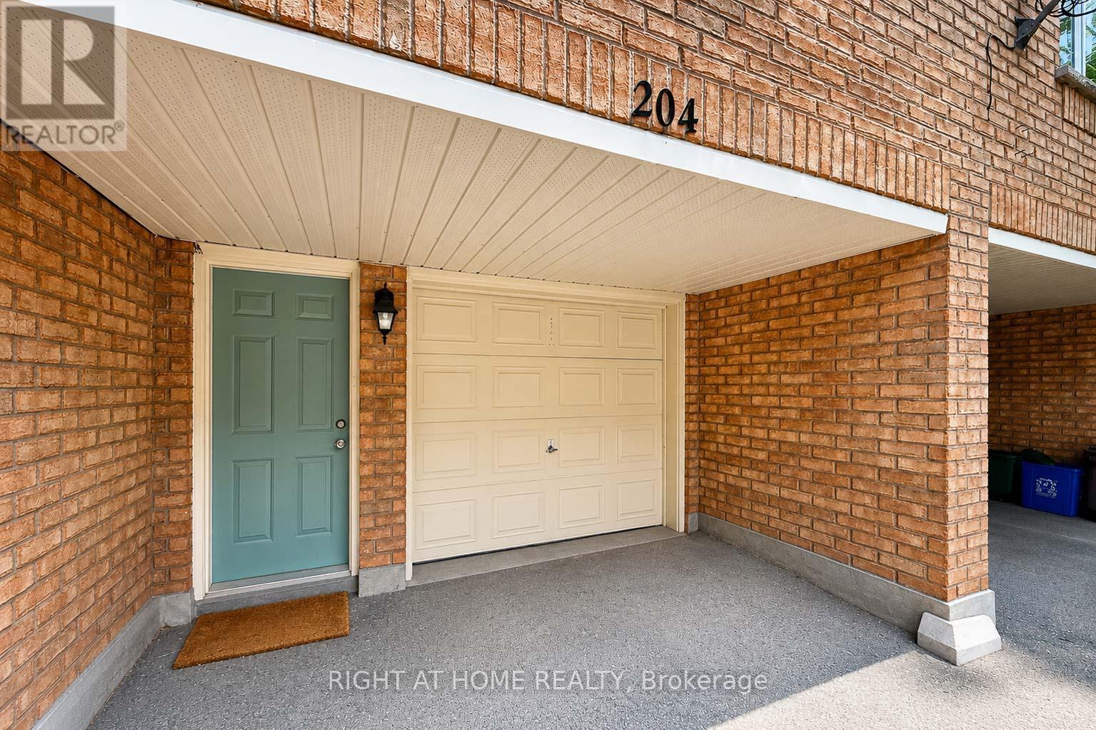 #204 23 OBSERVATORY LANE - 39