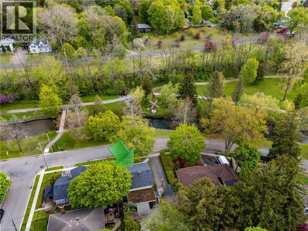 72 CRESCENT Boulevard - 33