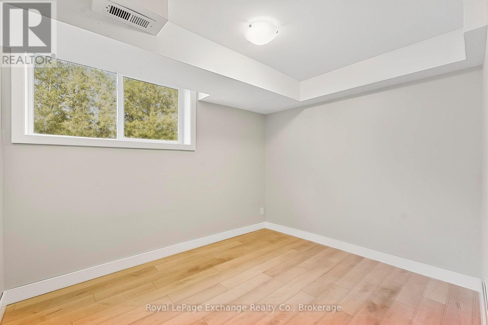 34 QUEEN AVENUE - Image 32