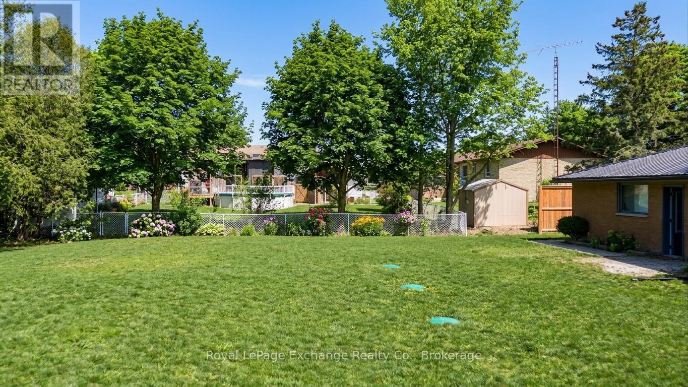34 QUEEN AVENUE - 45