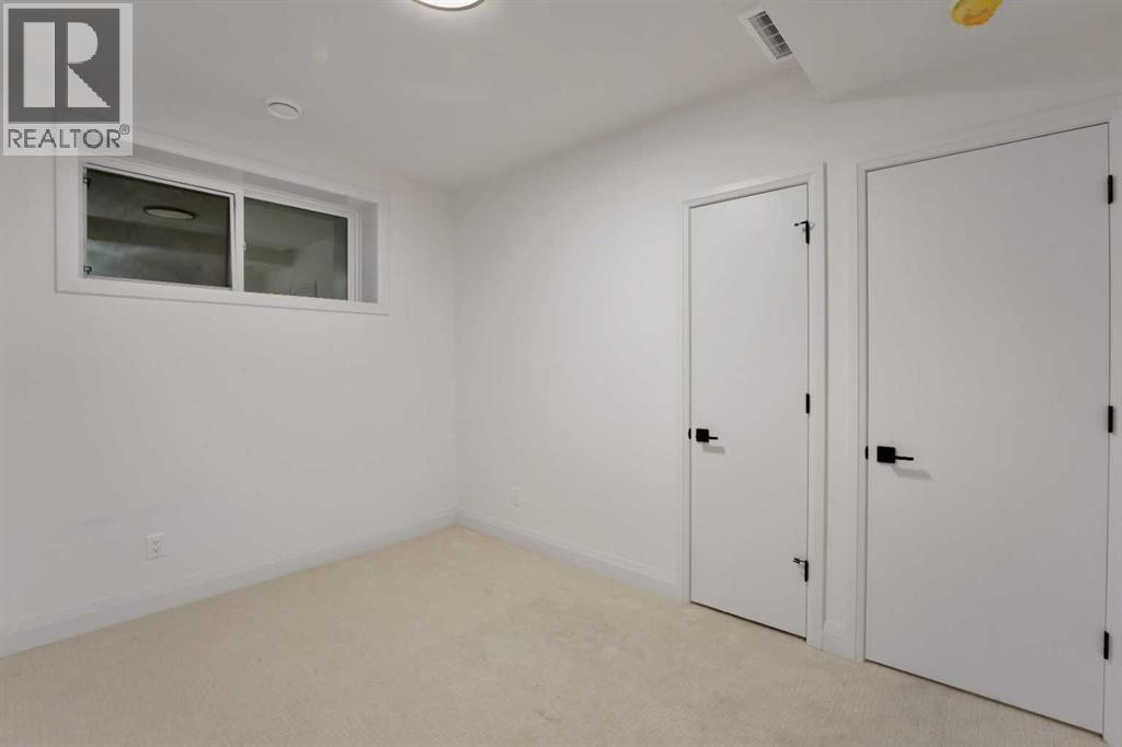 3511 34 Avenue SW - 35
